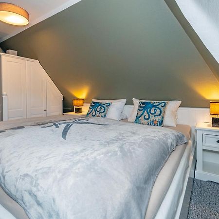 Gemuetliche Wohnung Unter Reet Mit Pool Und Sauna In Кайтум Экстерьер фото