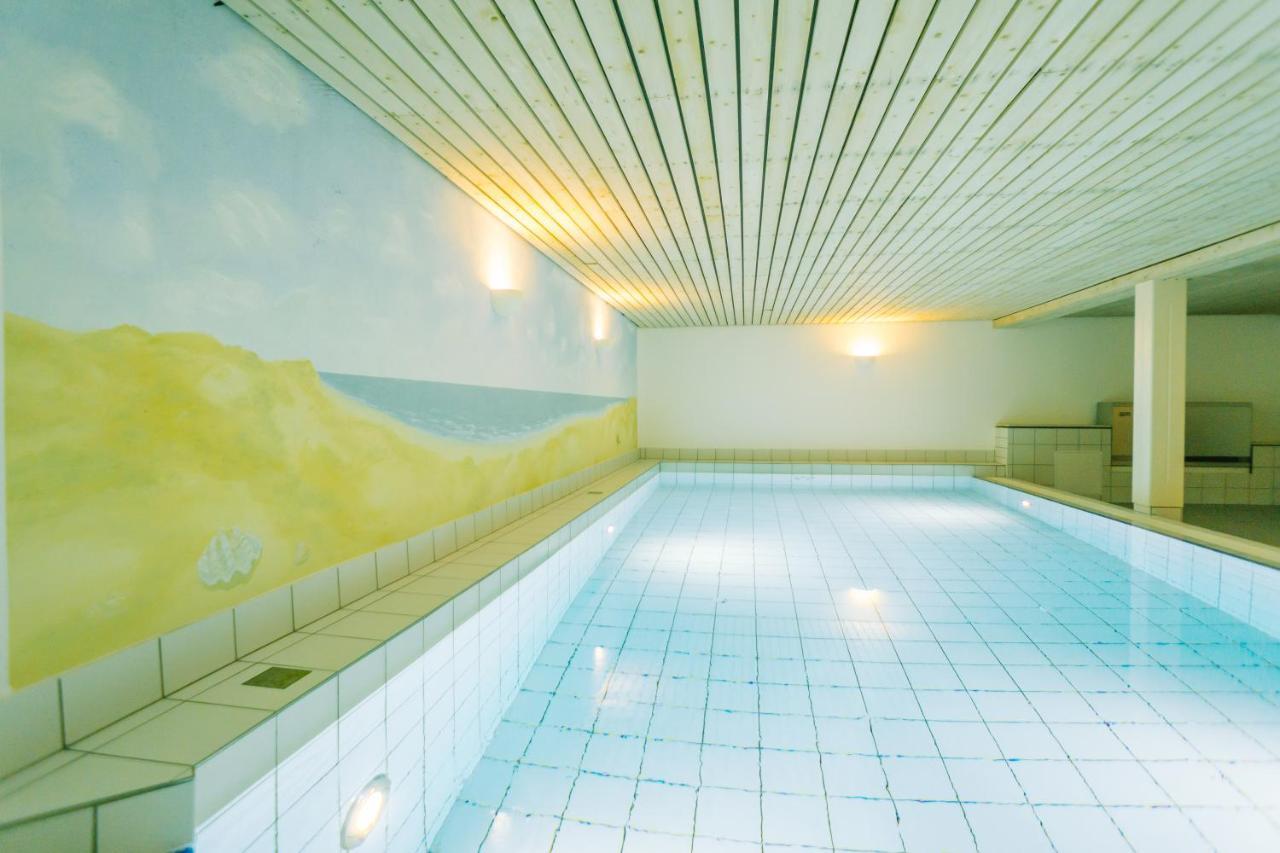 Gemuetliche Wohnung Unter Reet Mit Pool Und Sauna In Кайтум Экстерьер фото