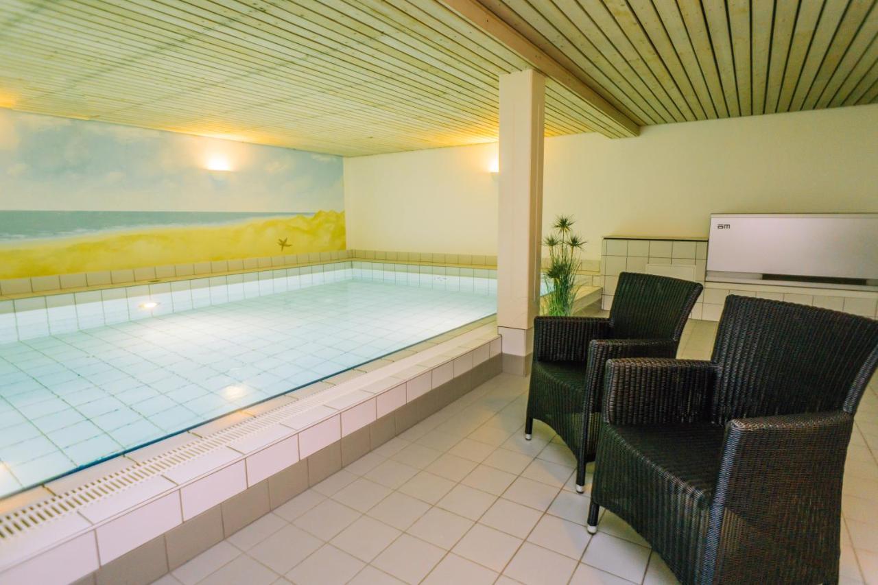 Gemuetliche Wohnung Unter Reet Mit Pool Und Sauna In Кайтум Экстерьер фото